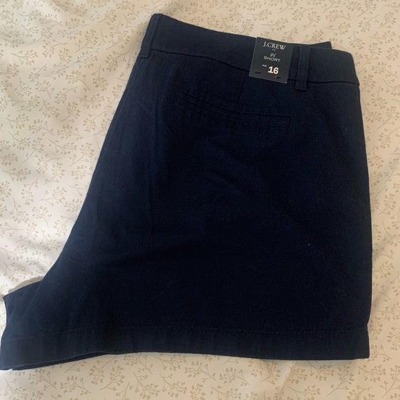 Size 16 NWT J Crew NWT 3.5 “Classic Chino Short - Picture 4 of 5
